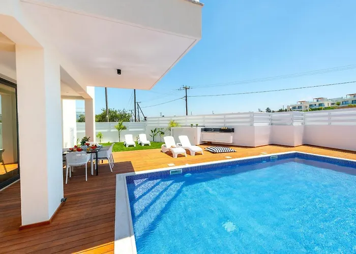 Sol E Mar 1 Protaras